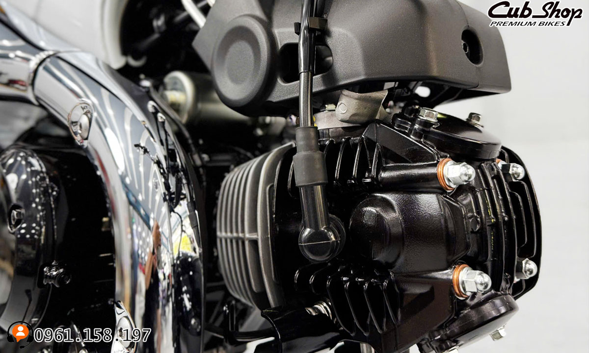 Honda Dax 125 2026 Original Màu Trắng: Vẻ Đẹp Tinh Khôi Trên Nền Khung T-Bone Huyền Thoại Honda Dax 125 2026 Original Màu Trắng: Vẻ Đẹp Tinh Khôi Trên Nền Khung T-Bone Huyền Thoại